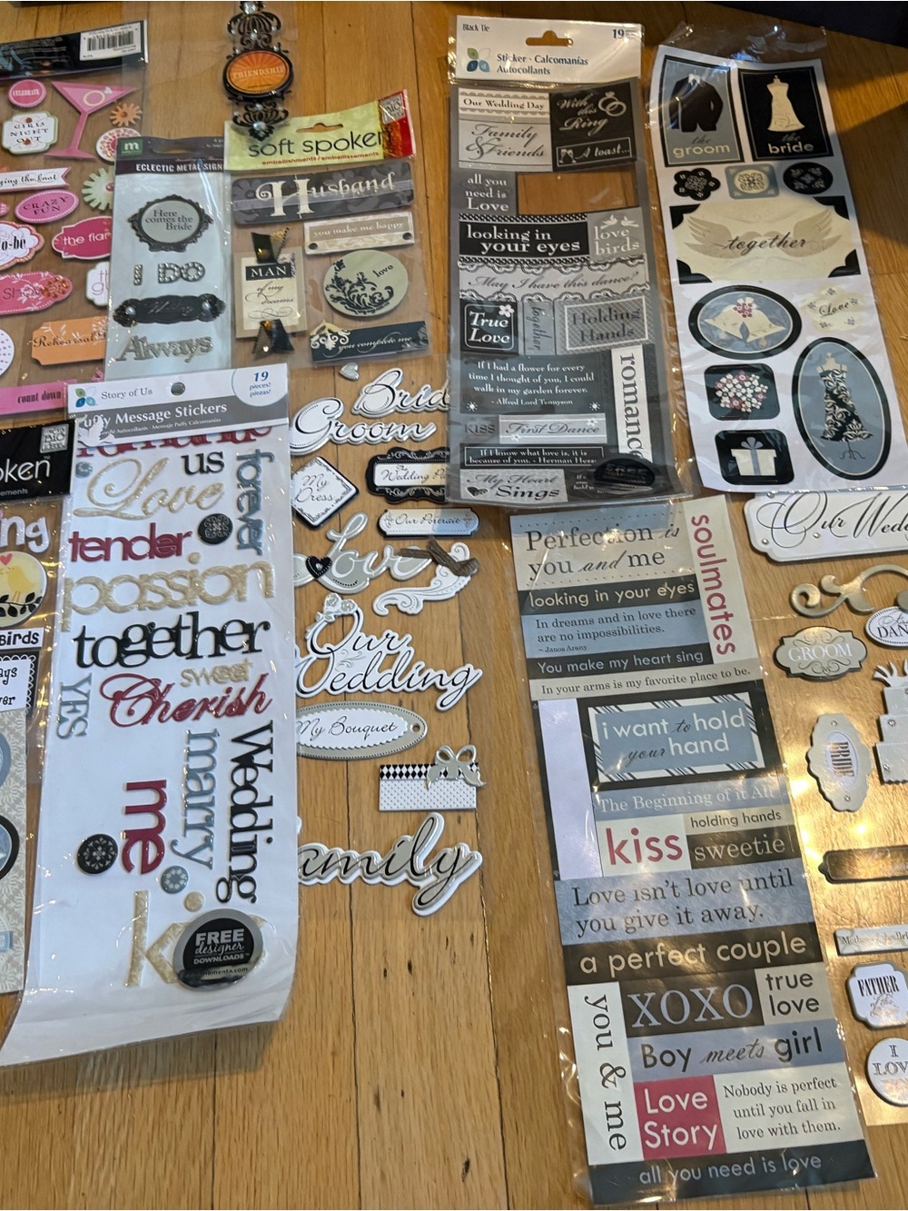 New! 3 Scrapbooks with wedding stickers and 1 black frame included! - Picture 3 of 14